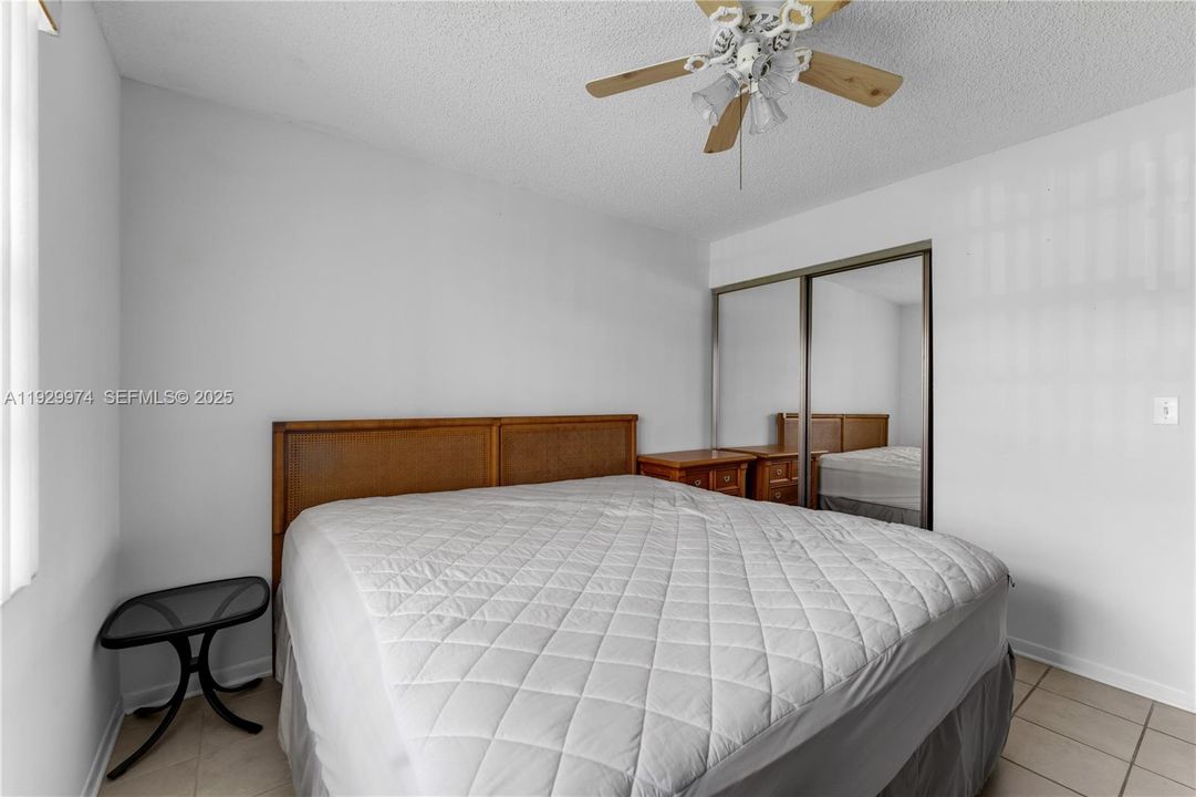 En Venta: $250,000 (3 camas, 2 baños, 1220 Pies cuadrados)