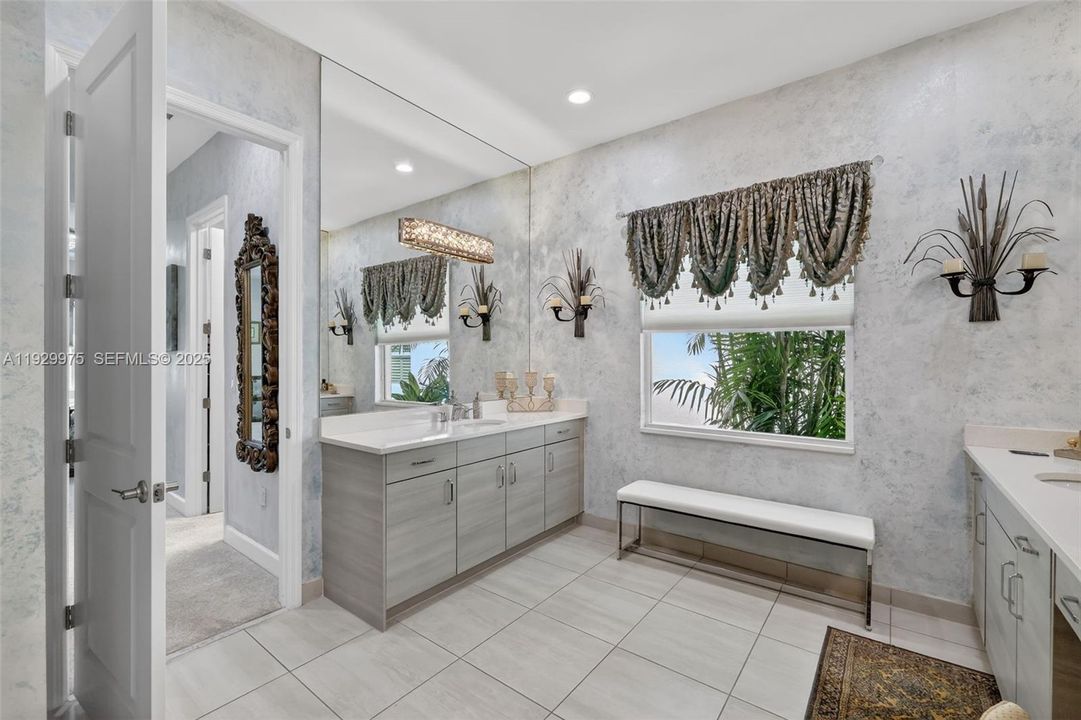 For Sale: $869,000 (3 beds, 3 baths, 2753 Square Feet)