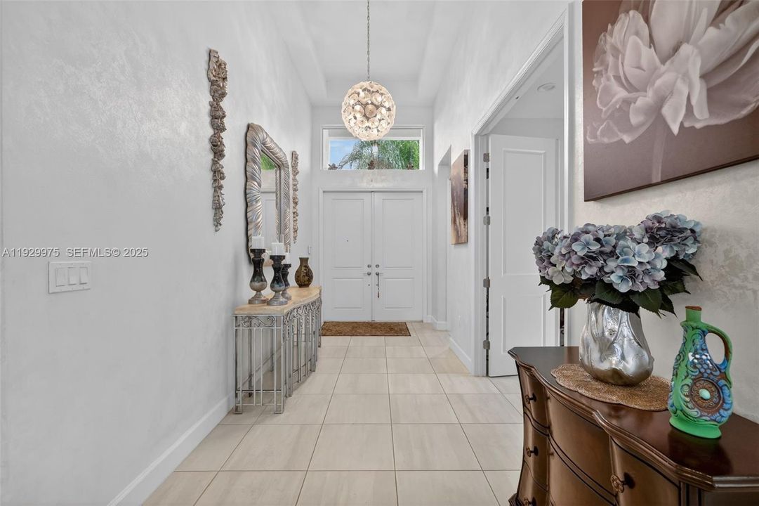 For Sale: $869,000 (3 beds, 3 baths, 2753 Square Feet)