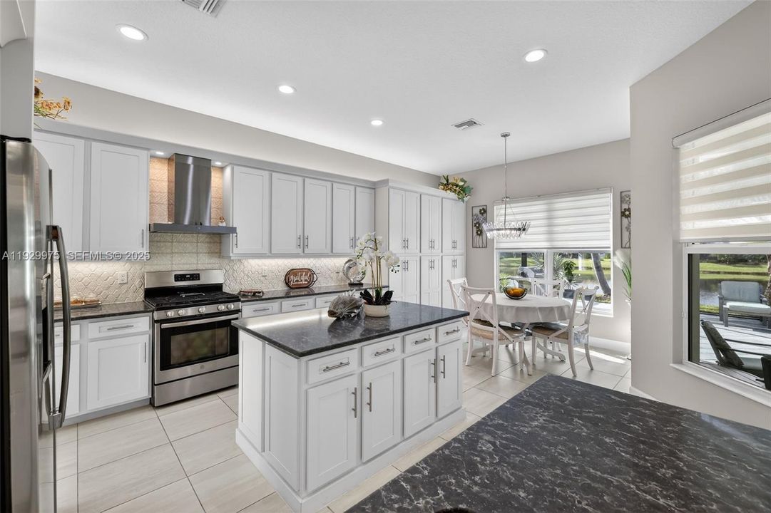 For Sale: $869,000 (3 beds, 3 baths, 2753 Square Feet)