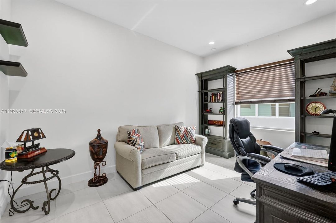 For Sale: $869,000 (3 beds, 3 baths, 2753 Square Feet)