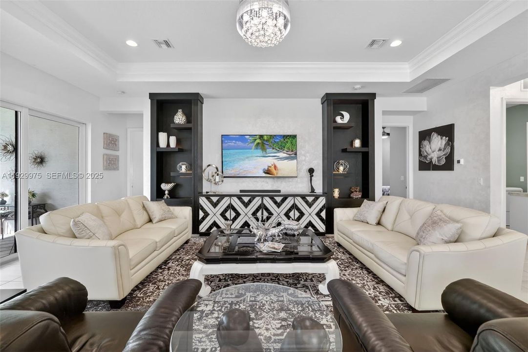 For Sale: $869,000 (3 beds, 3 baths, 2753 Square Feet)