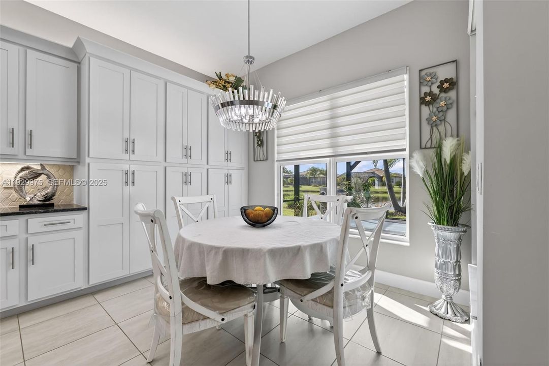 For Sale: $869,000 (3 beds, 3 baths, 2753 Square Feet)