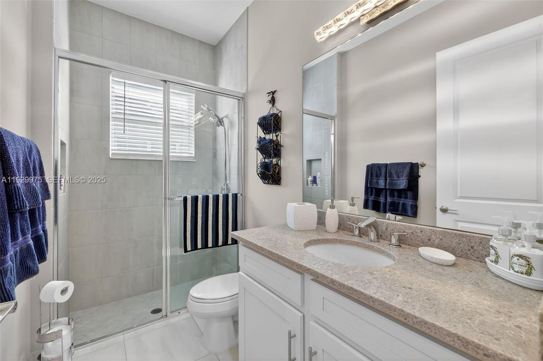 For Sale: $869,000 (3 beds, 3 baths, 2753 Square Feet)