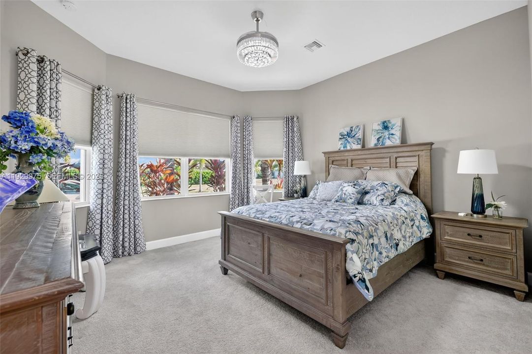 For Sale: $869,000 (3 beds, 3 baths, 2753 Square Feet)