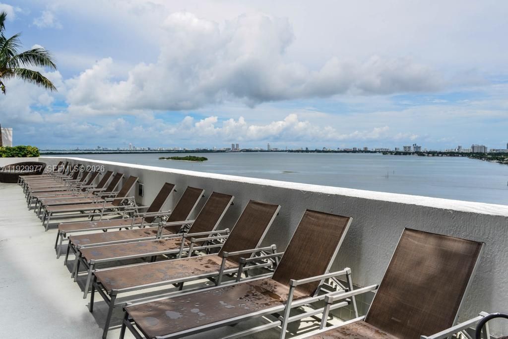 出租: $3,800 (2 贝兹, 2 浴室, 1048 平方英尺)