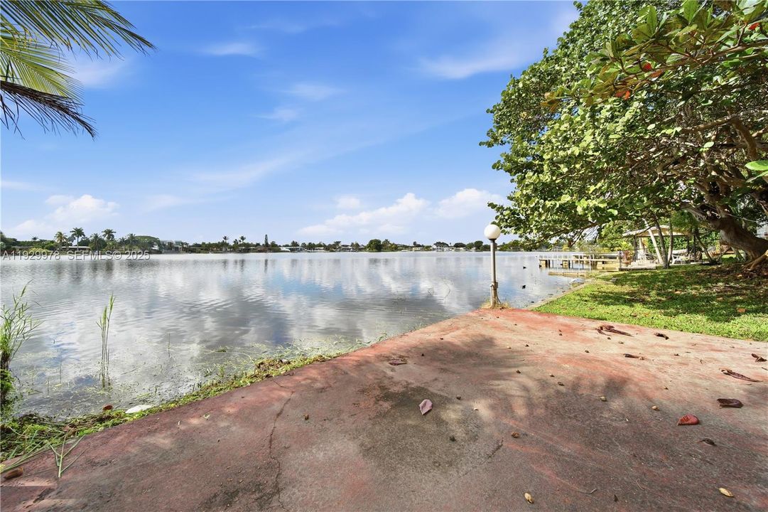 For Sale: $799,000 (4 beds, 3 baths, 1838 Square Feet)