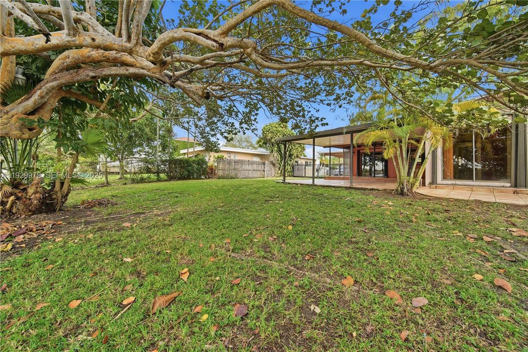 For Sale: $799,000 (4 beds, 3 baths, 1838 Square Feet)