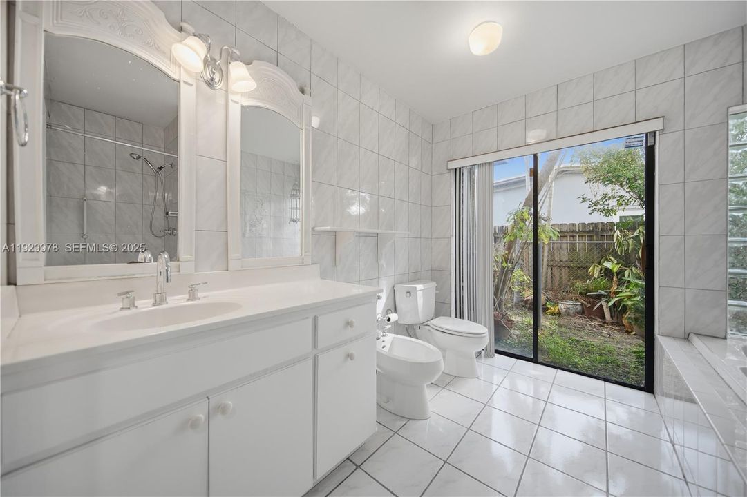 For Sale: $799,000 (4 beds, 3 baths, 1838 Square Feet)