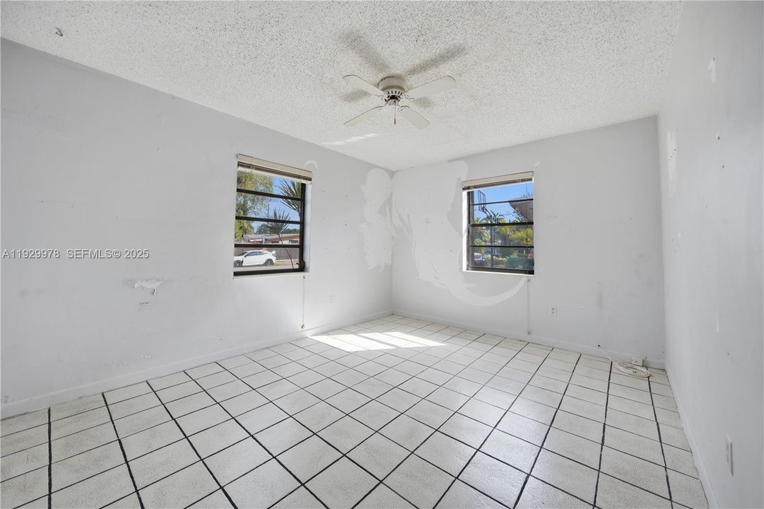 For Sale: $799,000 (4 beds, 3 baths, 1838 Square Feet)