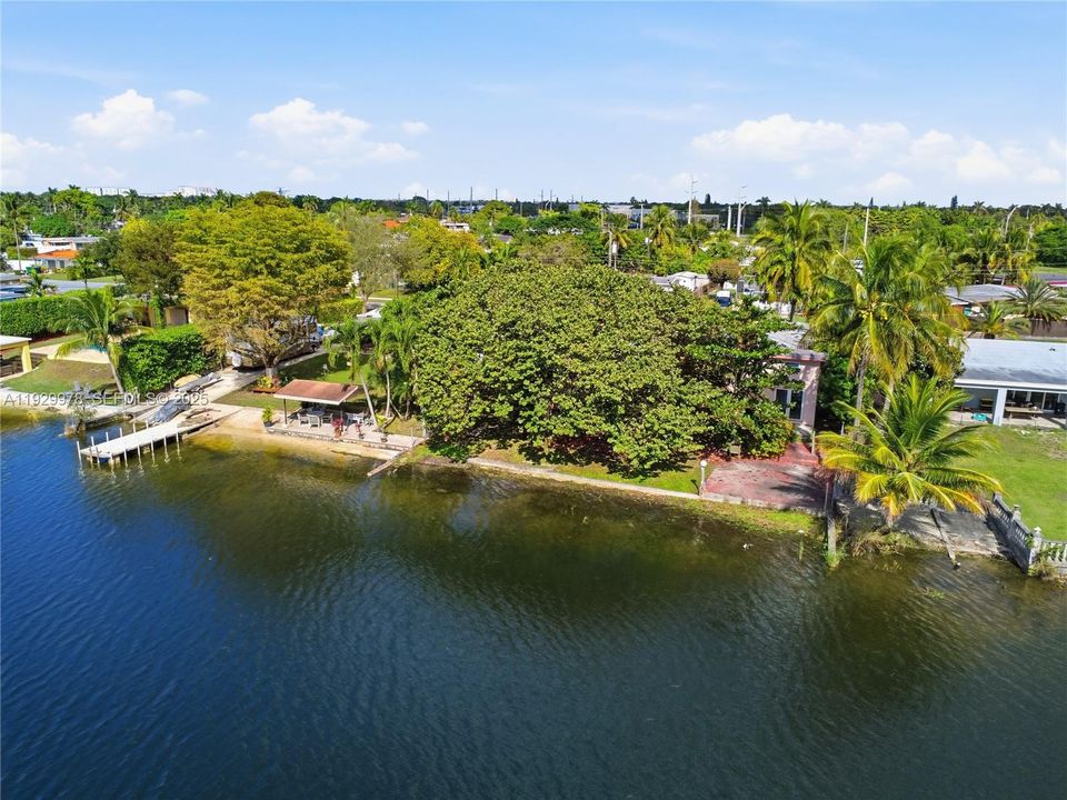 For Sale: $799,000 (4 beds, 3 baths, 1838 Square Feet)