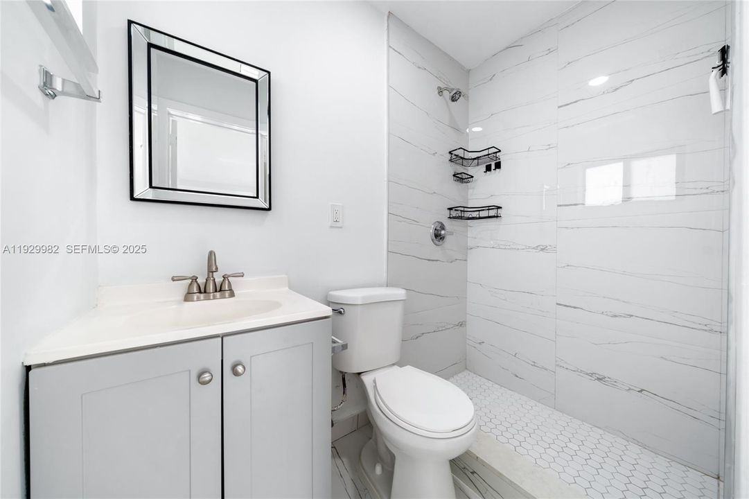 For Sale: $565,000 (4 beds, 2 baths, 1250 Square Feet)