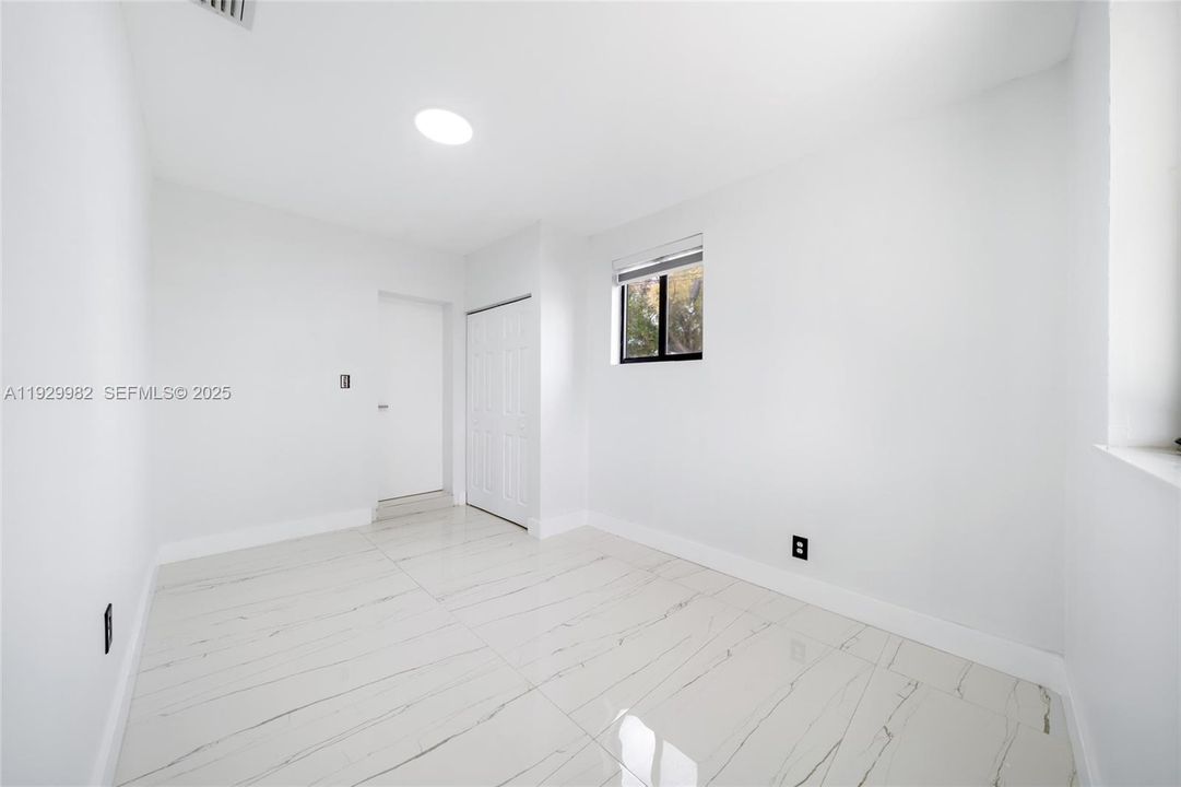 For Sale: $565,000 (4 beds, 2 baths, 1250 Square Feet)