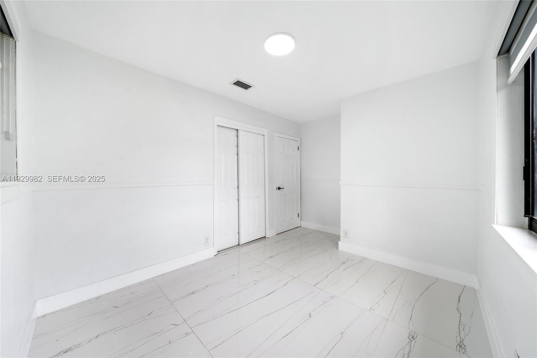 For Sale: $565,000 (4 beds, 2 baths, 1250 Square Feet)