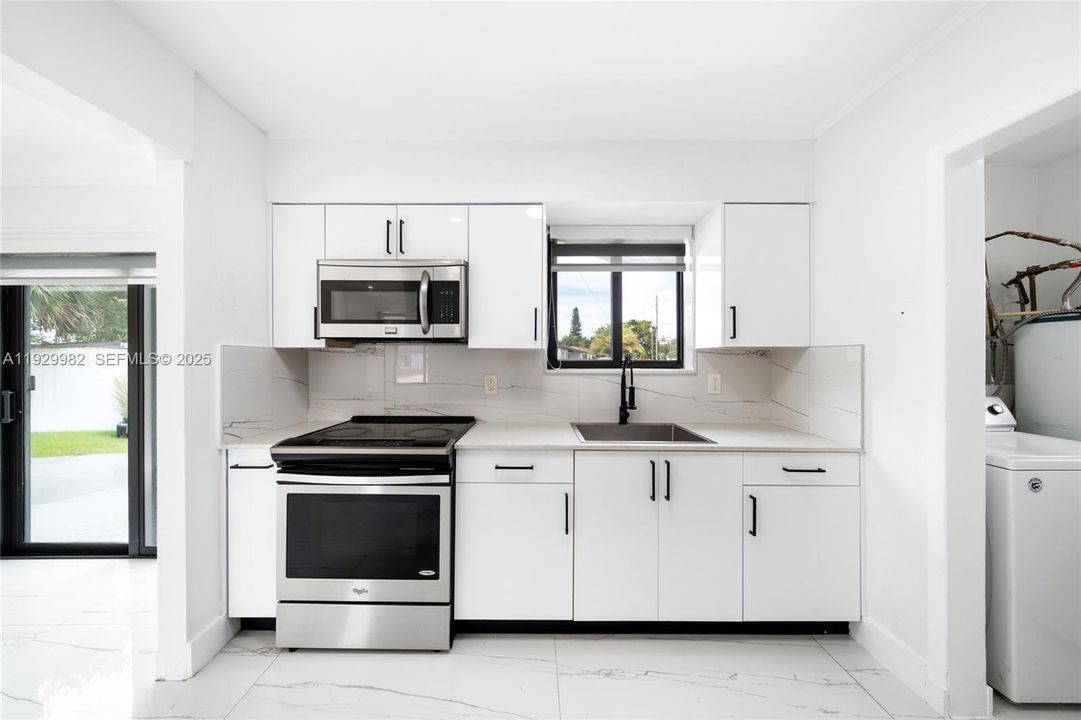 For Sale: $565,000 (4 beds, 2 baths, 1250 Square Feet)