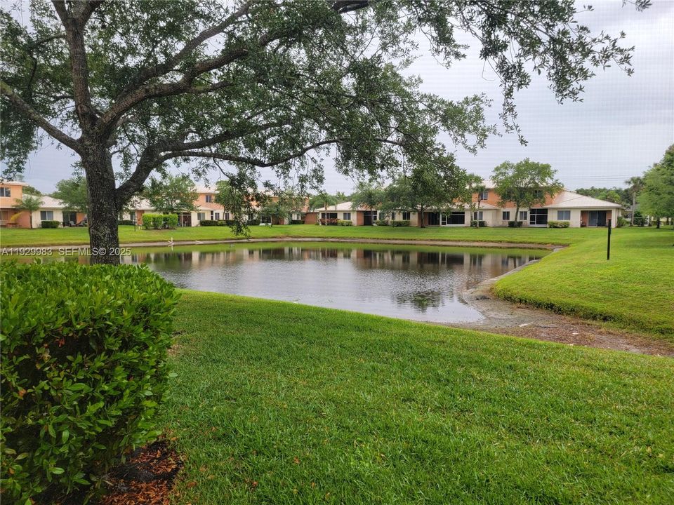 For Rent: $2,300 (3 beds, 2 baths, 1882 Square Feet)