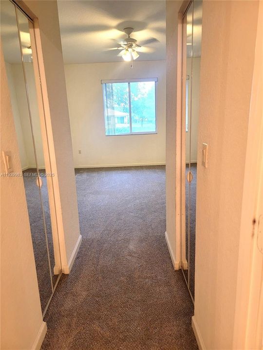 Walk in closet in both sides