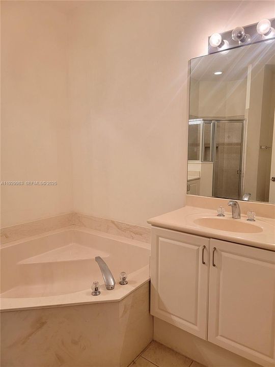 For Rent: $2,300 (3 beds, 2 baths, 1882 Square Feet)