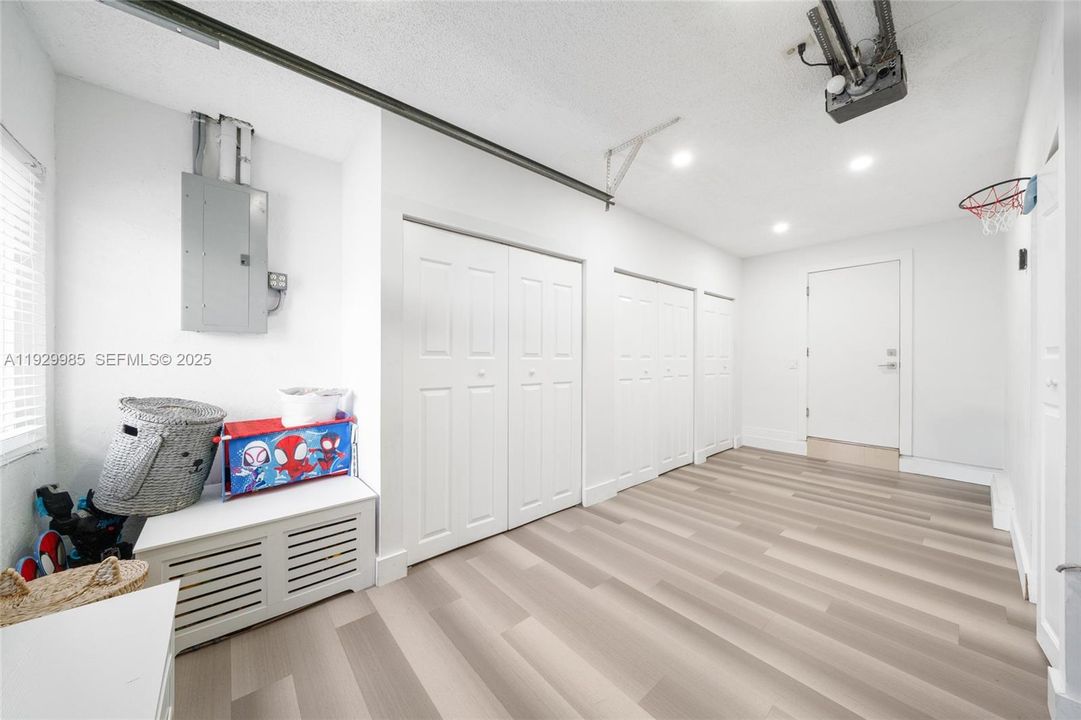 待售: $720,000 (4 贝兹, 3 浴室, 1819 平方英尺)