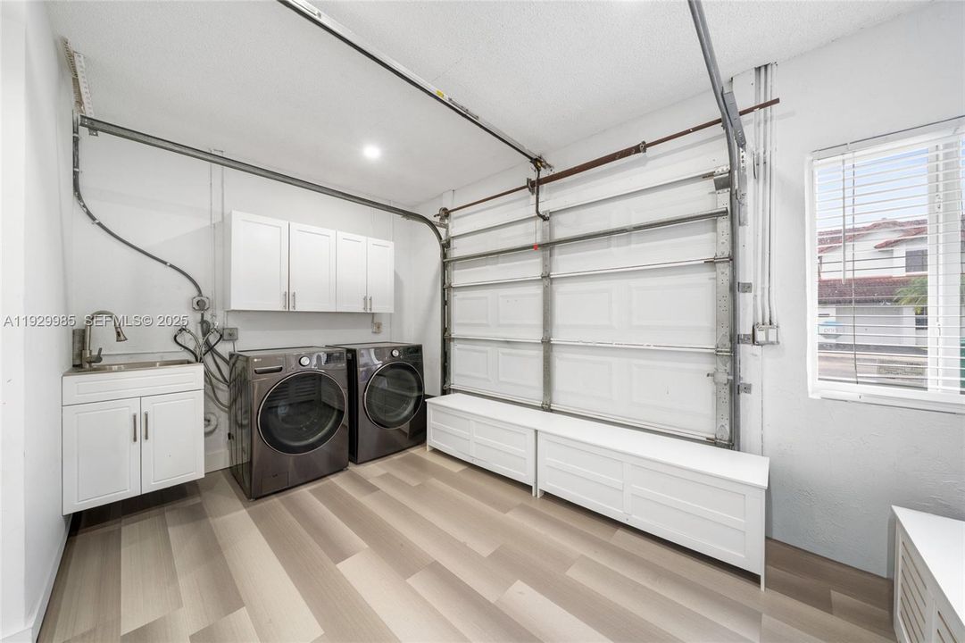 待售: $720,000 (4 贝兹, 3 浴室, 1819 平方英尺)