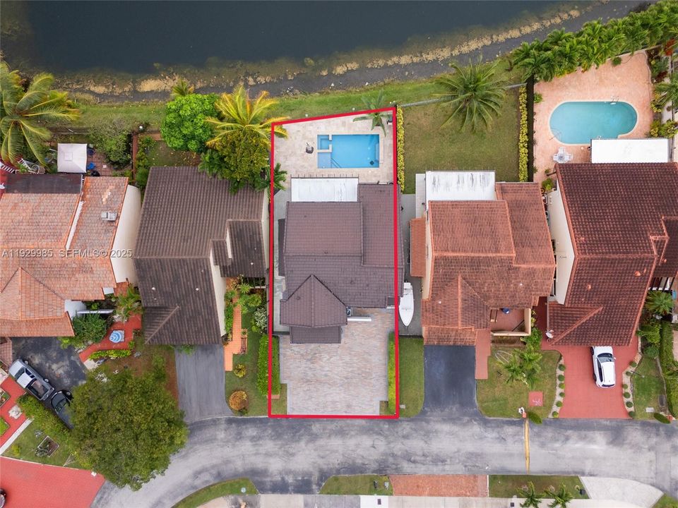 待售: $720,000 (4 贝兹, 3 浴室, 1819 平方英尺)