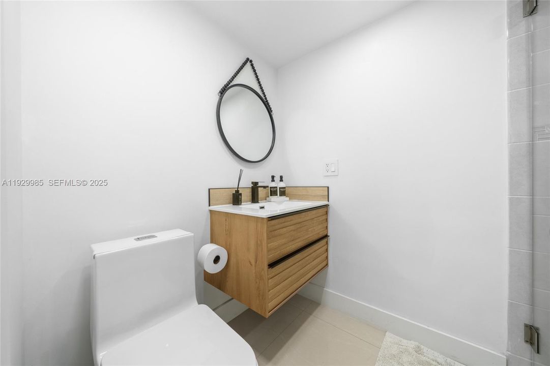 待售: $720,000 (4 贝兹, 3 浴室, 1819 平方英尺)