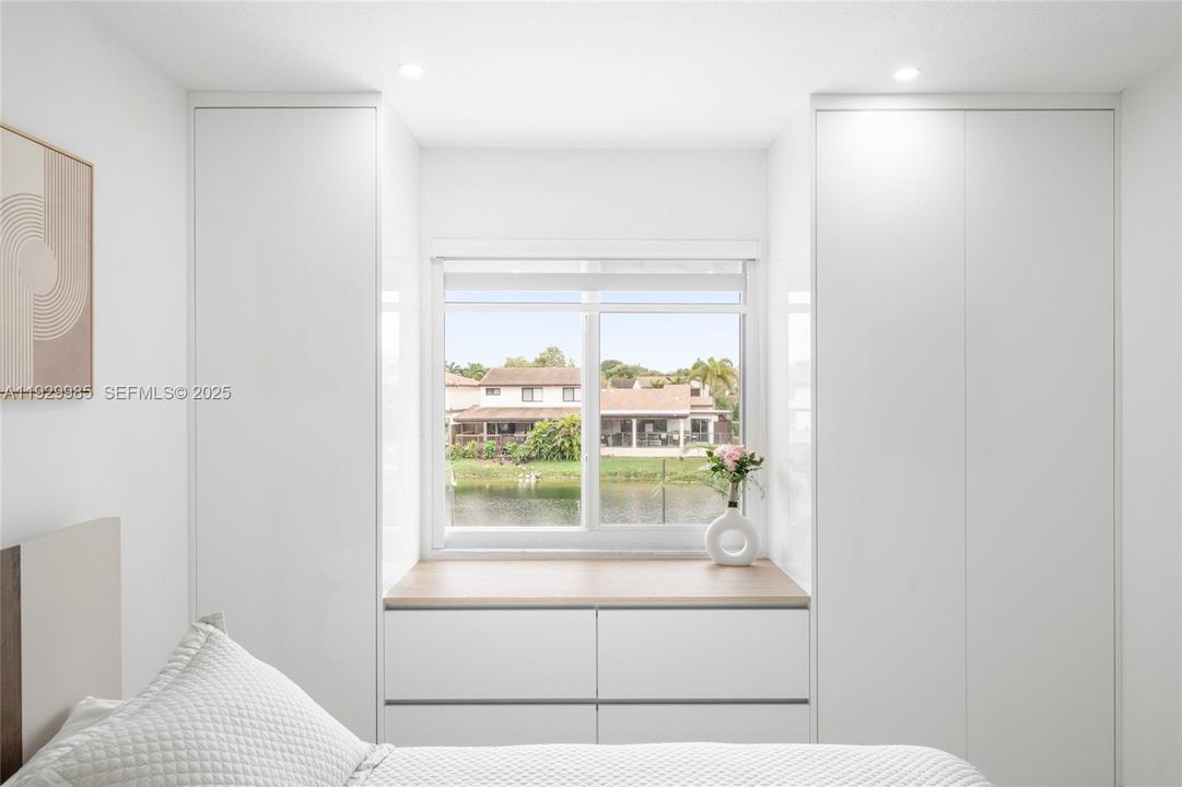 待售: $720,000 (4 贝兹, 3 浴室, 1819 平方英尺)