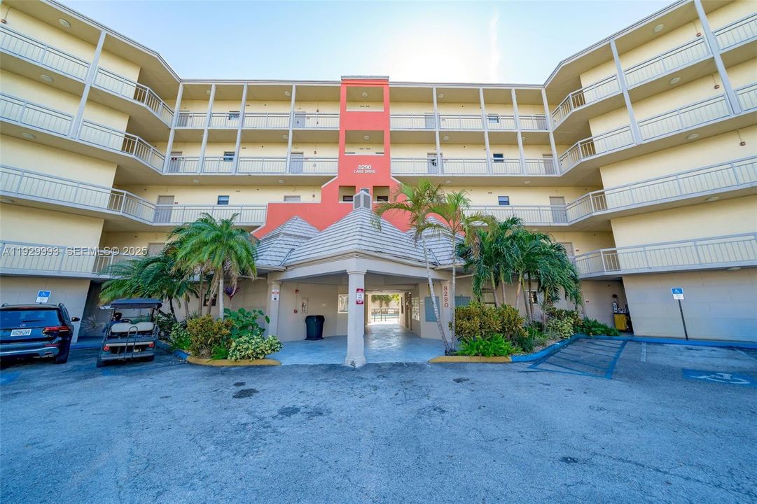 For Rent: $1,890 (1 beds, 1 baths, 710 Square Feet)