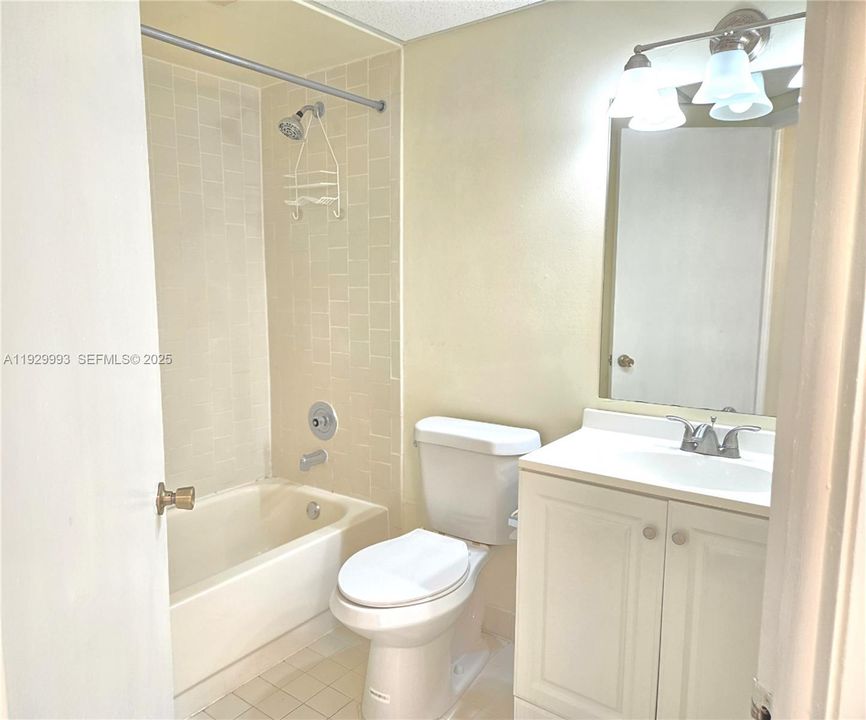 For Rent: $1,890 (1 beds, 1 baths, 710 Square Feet)