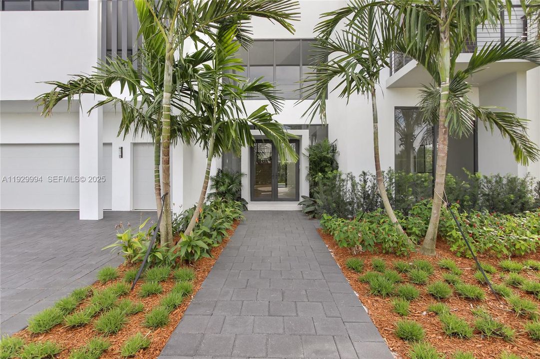 待售: $2,800,000 (5 贝兹, 5 浴室, 3810 平方英尺)