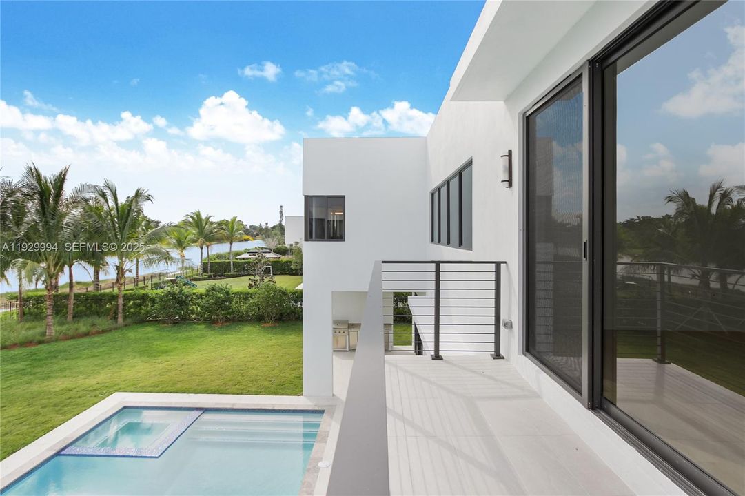 待售: $2,800,000 (5 贝兹, 5 浴室, 3810 平方英尺)