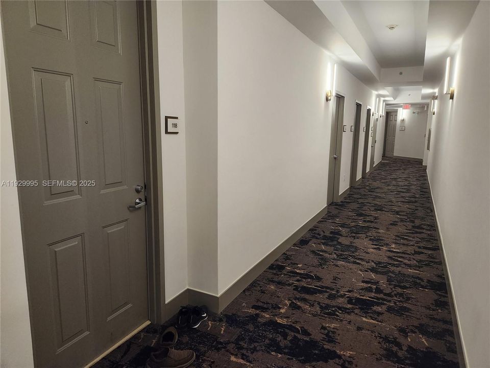 出租: $2,200 (1 贝兹, 1 浴室, 836 平方英尺)