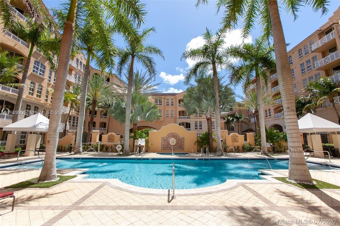 出租: $2,200 (1 贝兹, 1 浴室, 836 平方英尺)