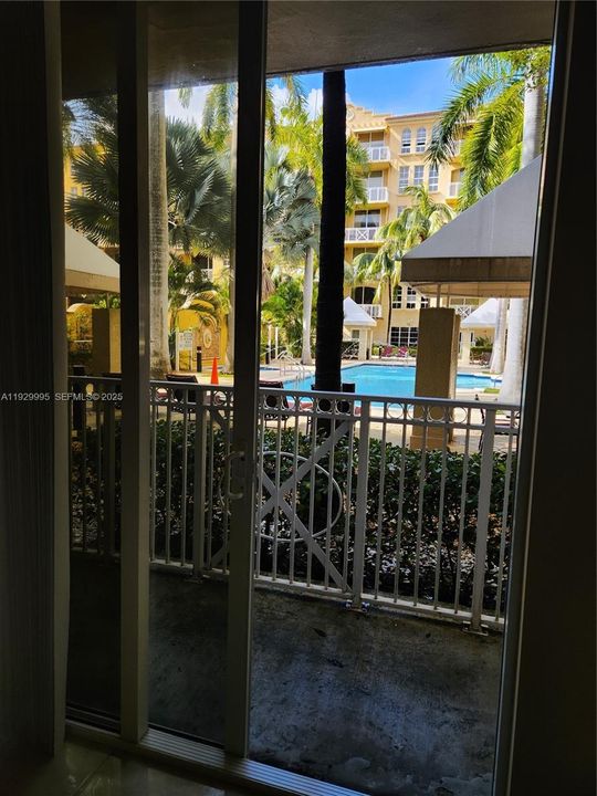 出租: $2,200 (1 贝兹, 1 浴室, 836 平方英尺)