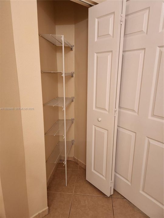 出租: $2,200 (1 贝兹, 1 浴室, 836 平方英尺)