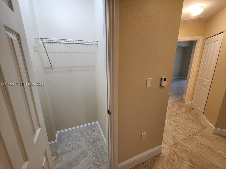 出租: $2,200 (1 贝兹, 1 浴室, 836 平方英尺)