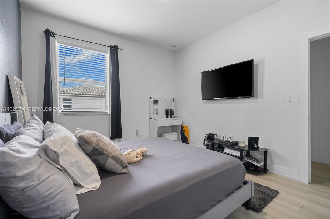 En Venta: $599,900 (5 camas, 3 baños, 2905 Pies cuadrados)