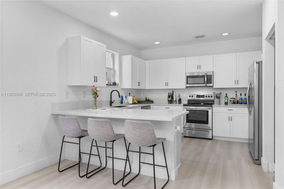 En Venta: $599,900 (5 camas, 3 baños, 2905 Pies cuadrados)