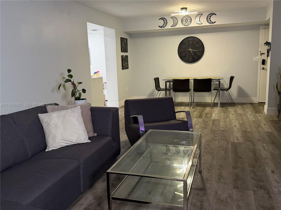 En Renta: $2,700 (2 camas, 2 baños, 1100 Pies cuadrados)