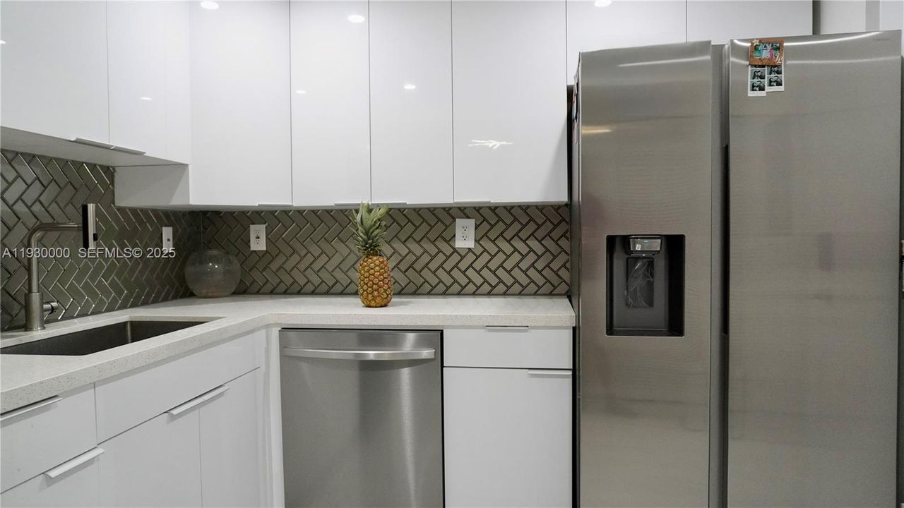 En Renta: $2,700 (2 camas, 2 baños, 1100 Pies cuadrados)