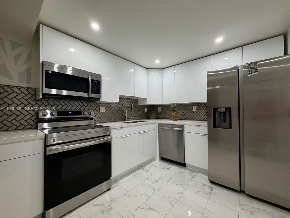 En Renta: $2,700 (2 camas, 2 baños, 1100 Pies cuadrados)