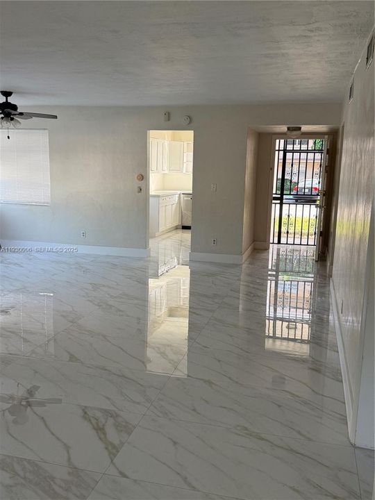 En Renta: $2,400 (2 camas, 2 baños, 1116 Pies cuadrados)