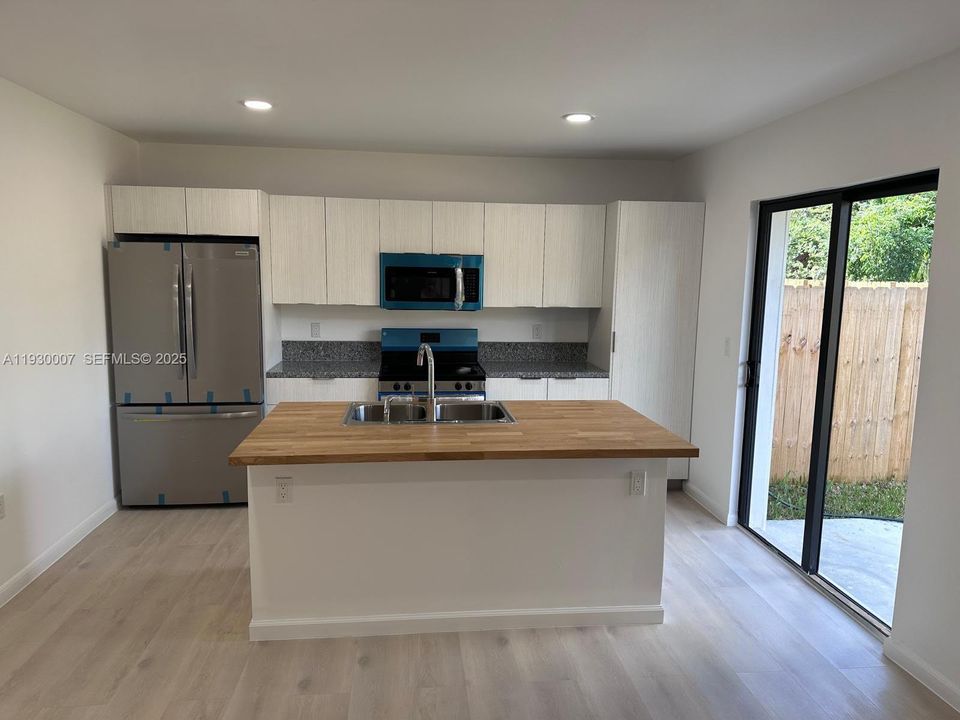 For Rent: $2,900 (3 beds, 2 baths, 1766 Square Feet)