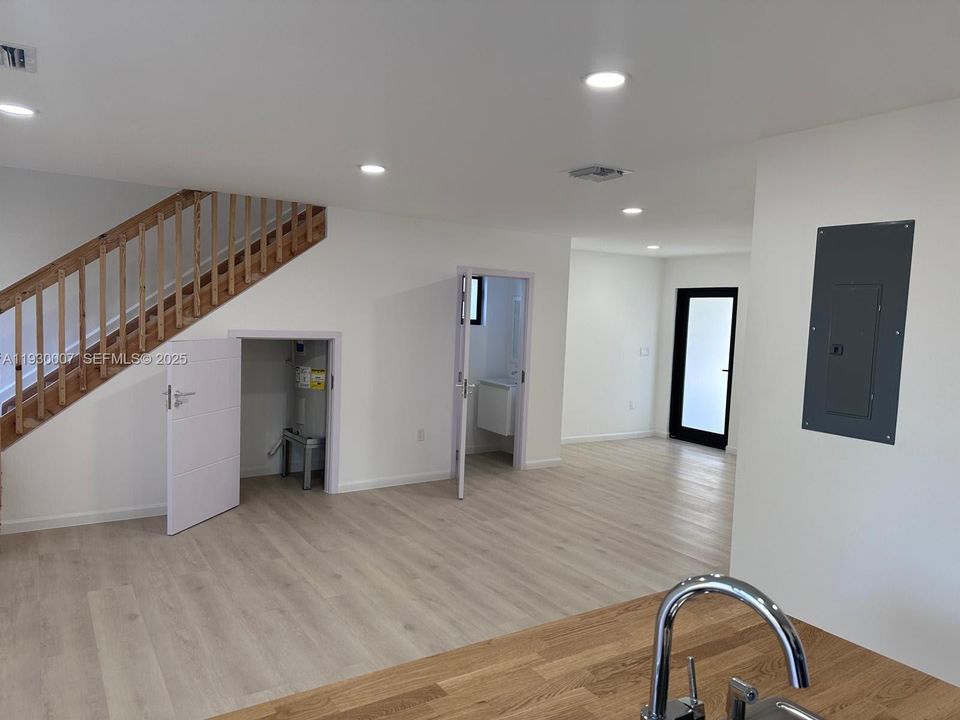 For Rent: $2,900 (3 beds, 2 baths, 1766 Square Feet)