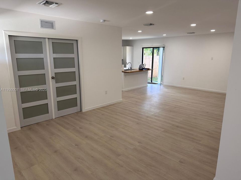 For Rent: $2,900 (3 beds, 2 baths, 1766 Square Feet)