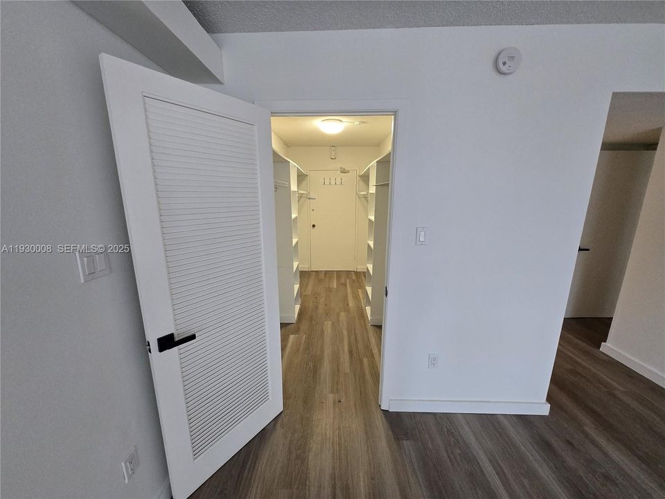 For Sale: $335,000 (2 beds, 2 baths, 1565 Square Feet)