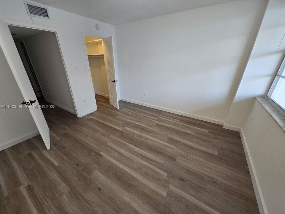 For Sale: $335,000 (2 beds, 2 baths, 1565 Square Feet)