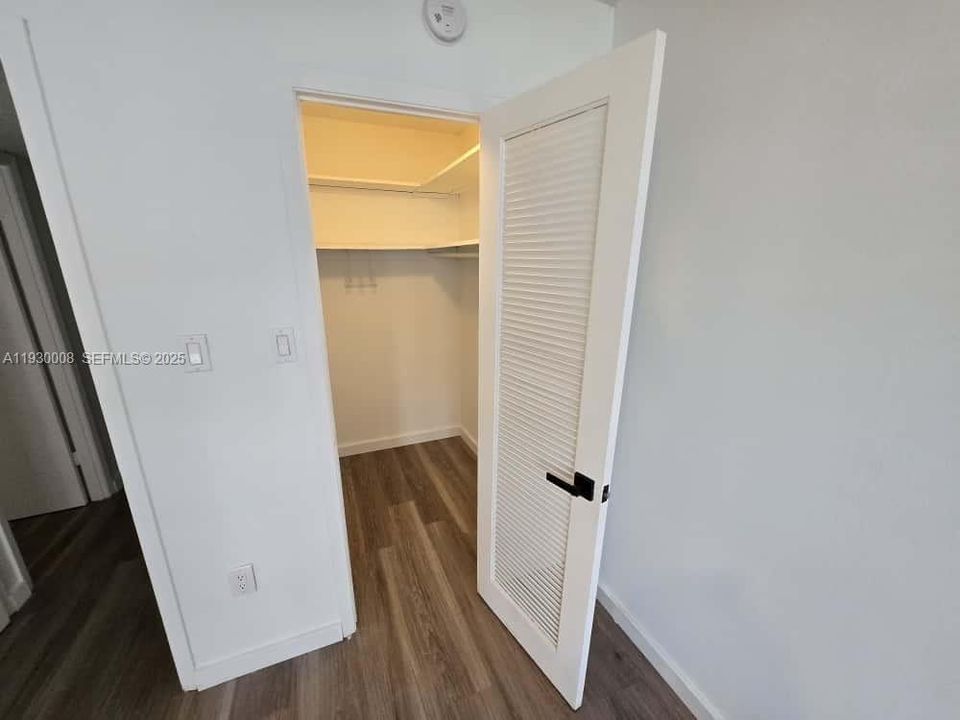 For Sale: $335,000 (2 beds, 2 baths, 1565 Square Feet)