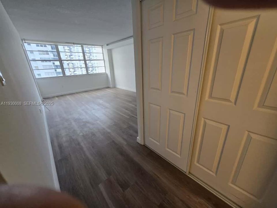 For Sale: $335,000 (2 beds, 2 baths, 1565 Square Feet)