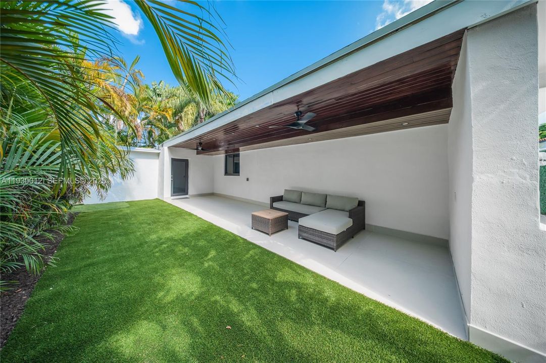 For Sale: $1,490,000 (3 beds, 3 baths, 2857 Square Feet)